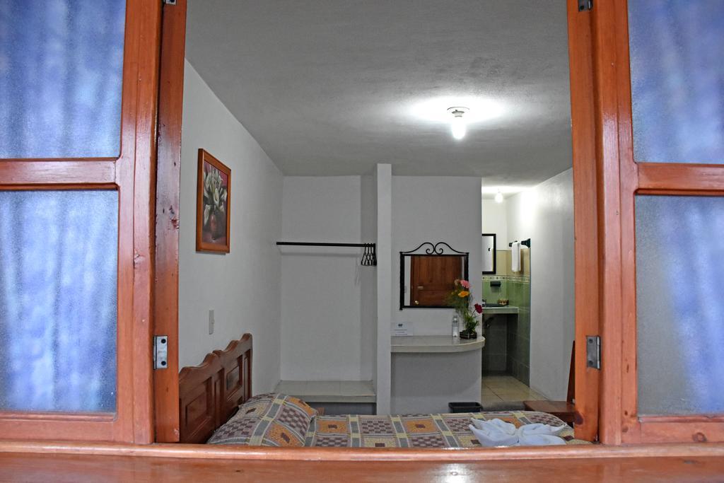 Hotel San Luis Сан-Кристобаль-де-Ла-Касас Экстерьер фото